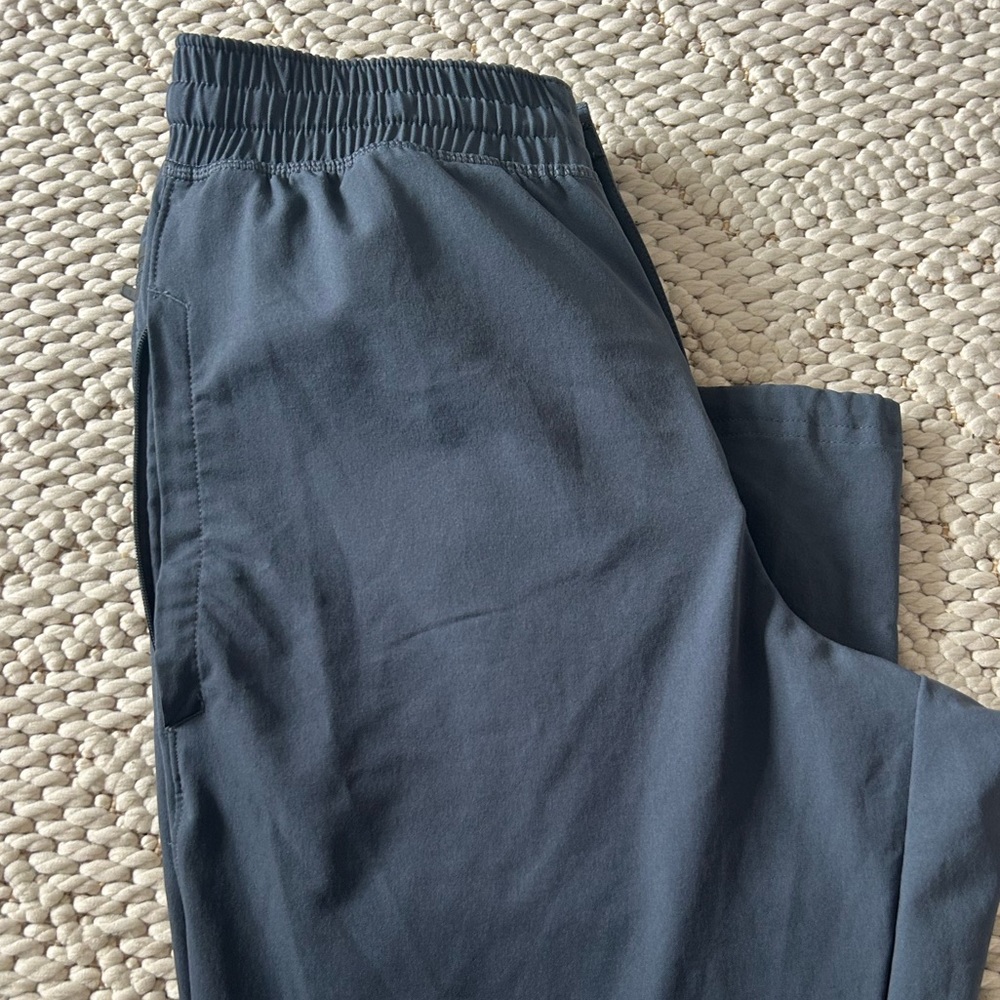 Under Armour Men's Dark Gray Joggers
